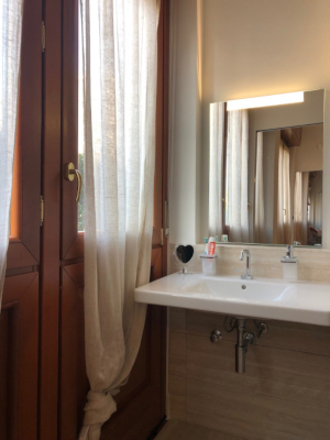 Lavabo Ideal Standard per disabili
